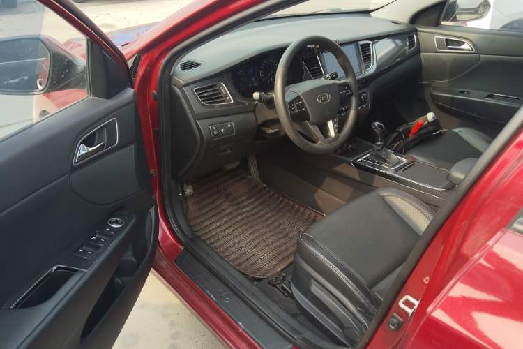 Used Hyundai Mistra 2014 1.8L Automatic Smart GLS
