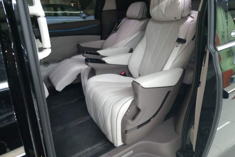 Used Denza D9 2022 DM-i 970 Four-Wheel Drive Flagship Model