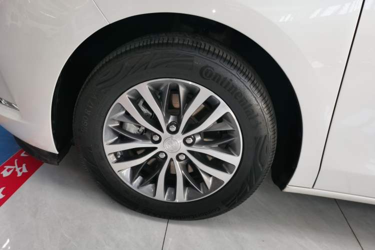 Used Buick GL8 2021 ES Landtrek 653T Comfort Edition