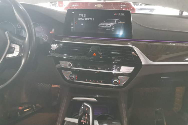 Used BMW 5 Series 2019 525Li Luxury Package
