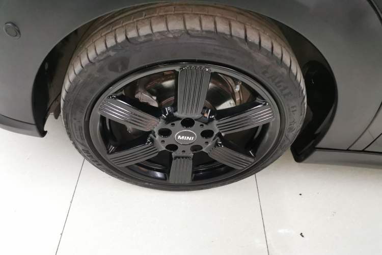 Used  MINI 2023 Updated 1.5T COOPER Artist Five-Door Edition
