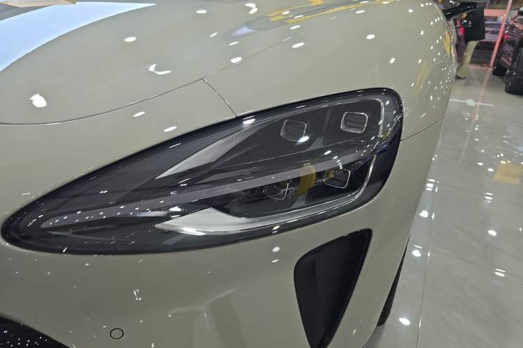 Used  SU7 2024 Rear-Drive Ultra-Long Range Advanced Pro-Level Intelligent Driving Version