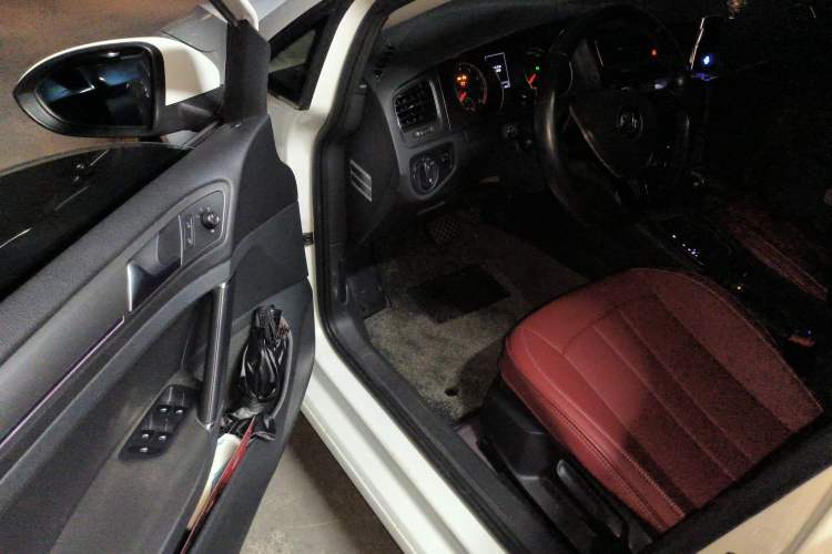 Used Volkswagen Golf 2014 1.4TSI Automatic Comfort Model
