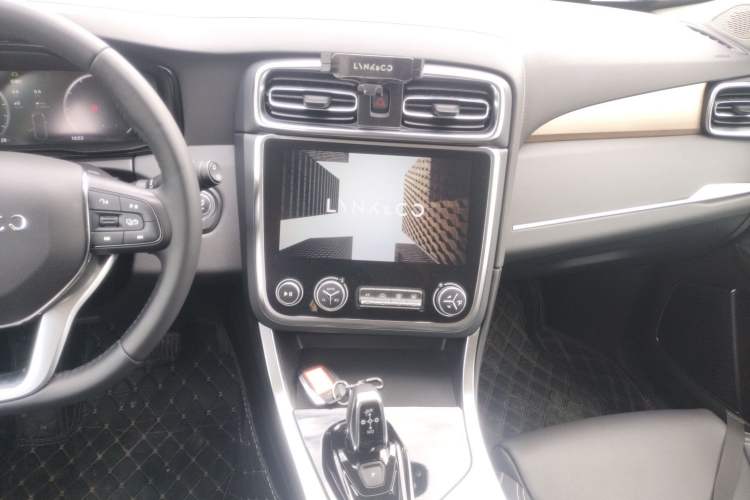 Used Lynk & Co 01 2020 2.0T Two-Wheel Drive Pure Pro Version China VI Standard
