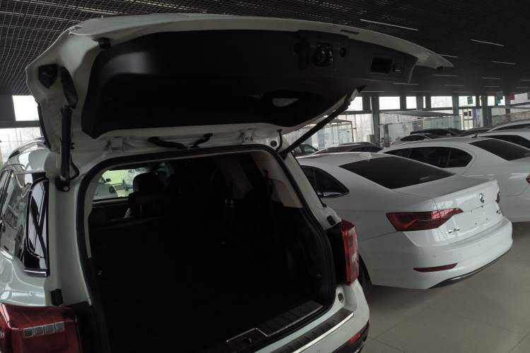 Used GAC Trumpchi GS8 2017 320T Two-Wheel Drive Luxury Smart Connectivity Version (7 Seats)
