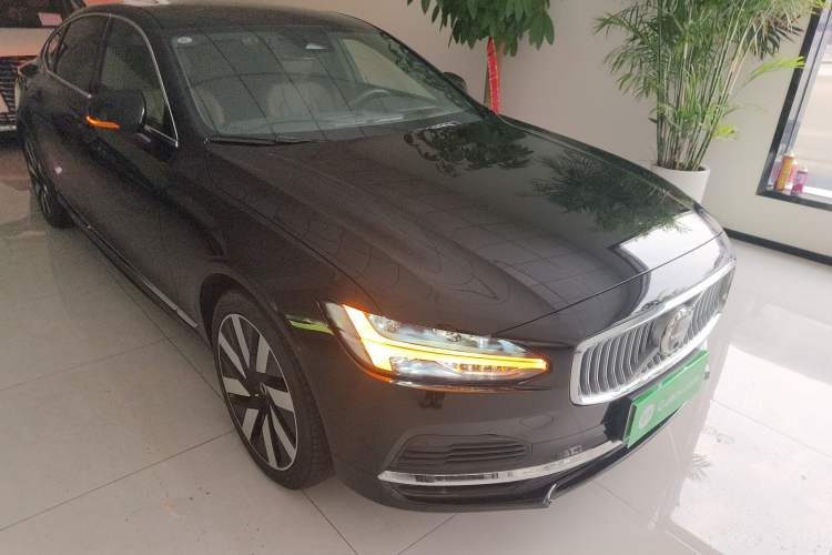 Used Volvo S90 New Energy 2025 Plug-in Hybrid Four-Wheel Drive Long-Range Luxury Smart Edition
