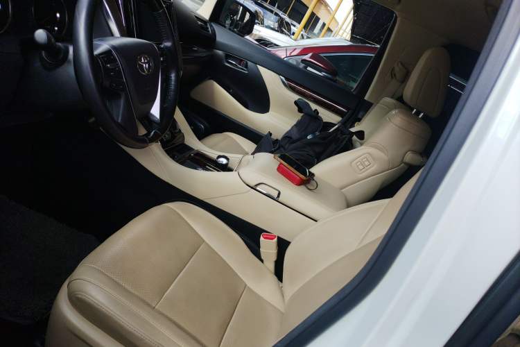 Used Toyota Alphard 2018 Revised Version 3.5L Luxury Edition
