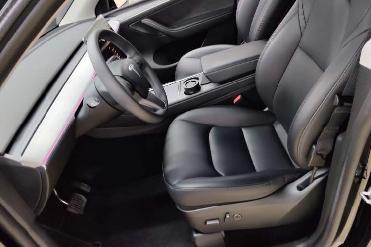 Used Tesla Model Y 2023 Rear-Wheel-Drive Version
