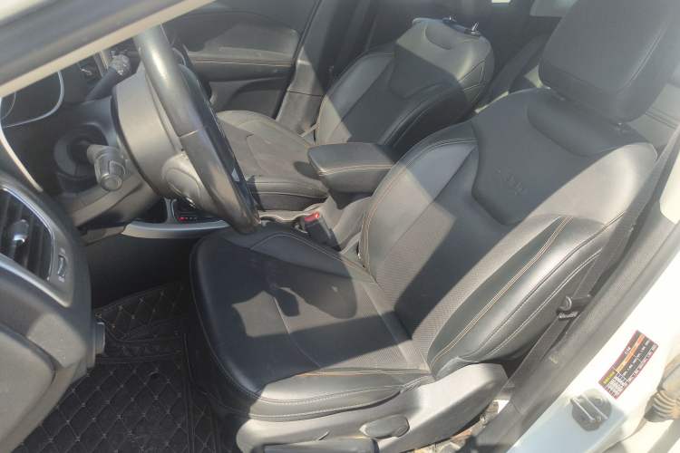 Used  Compass 2017 200T Automatic Family Edition
