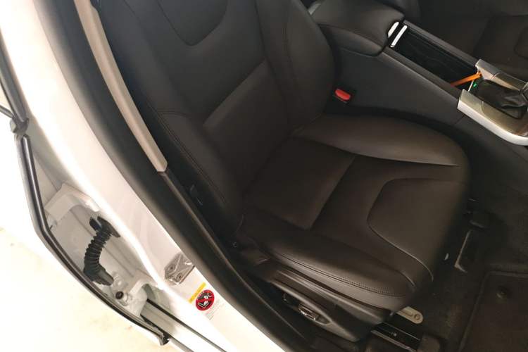 Used Volvo S60 2018 S60L T3 Smart Progress Edition
