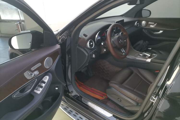 Used Mercedes-Benz GLC 2019 GLC 300 L 4MATIC Dynamic Model
