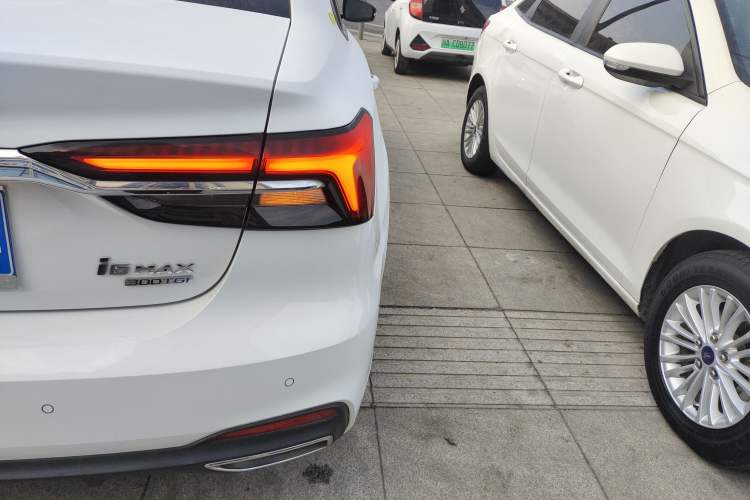 Used Roewe i6 MAX 2020 300TGI Automatic Sporty Cool Edition