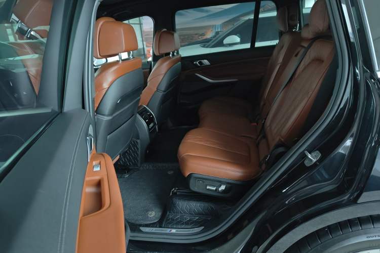 Used BMW X7 2019 xDrive40i Luxury M Sport Package
