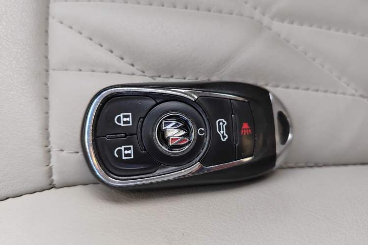 Used Buick GL8 2022 Land Business Class 652T Luxury Model
