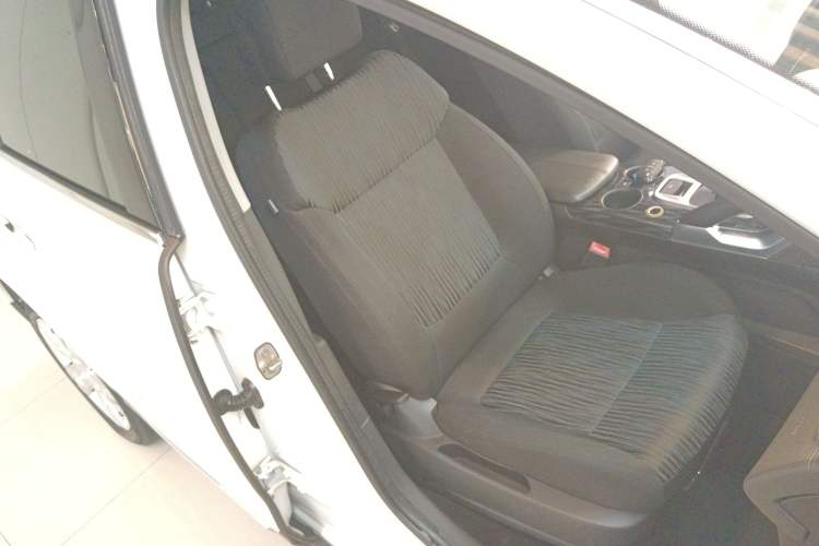 Used Peugeot 3008 2013 2.0L Automatic Classic Edition
