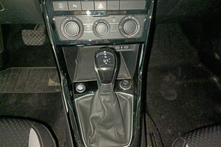 Used Volkswagen Tacqua 2023 200TSI DSG Joy-Connect Edition