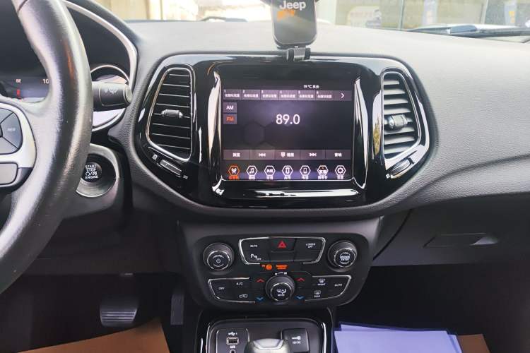 Used  Compass 2020 220T Automatic Elite Edition
