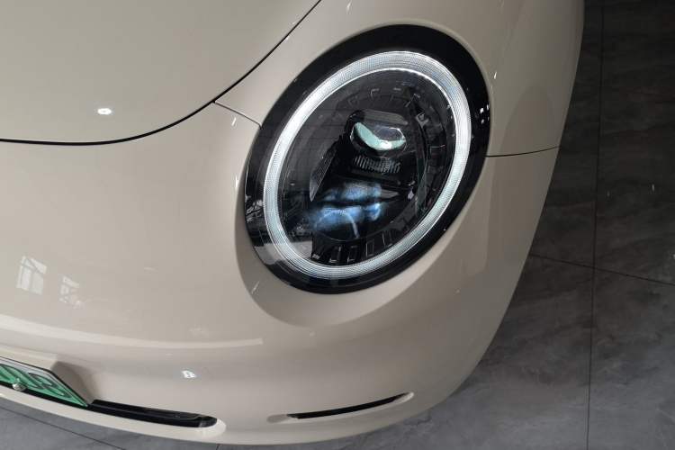 Used  3 2023 505km Air