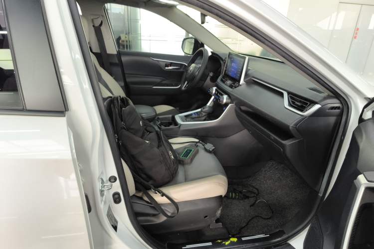 Used Toyota RAV4 2021 2.0L CVT 4x4 Trend Edition
