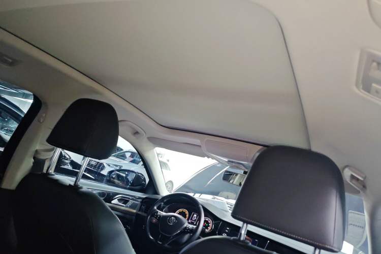 Used Volkswagen Passat 2019 330TSI Elite Edition China VI
