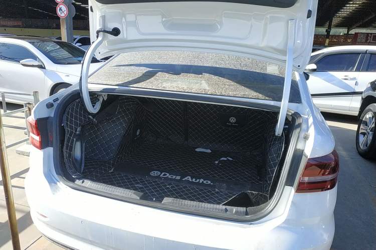 Used Volkswagen Lavida 2022 1.5L Automatic Comfort Edition
