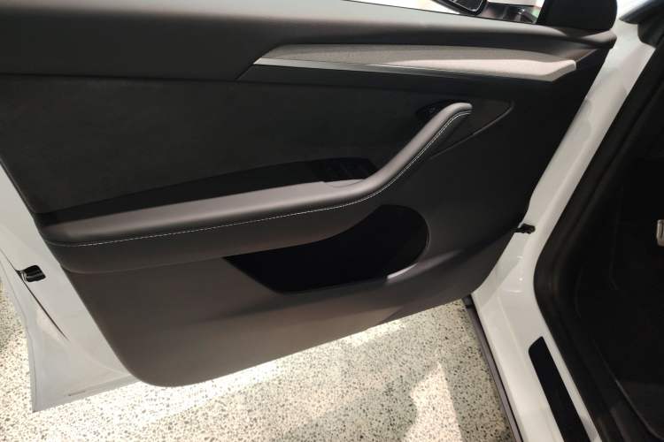 Used Tesla Model Y 2022 Performance High-Performance All-Wheel-Drive Version
