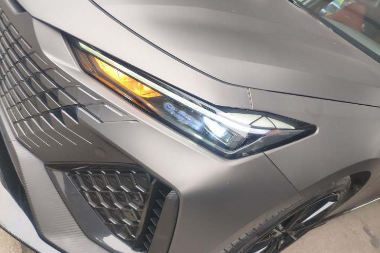 Used Changan UNI-V 2024 2.0T Classic Sport Edition
