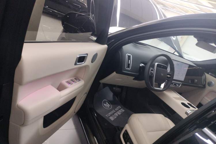 Used Li Auto L8 2024 Max
