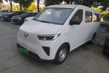 Used Wuling Yangguang 2024 300km Comfort-Grade Passenger Van 60kW