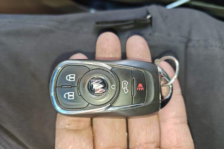 Used Buick GL8 2023 Land Executive Class 652T Luxury Model
