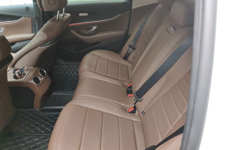 Used Mercedes-Benz E-Class 2016 E 300 L Sporty and Stylish Model