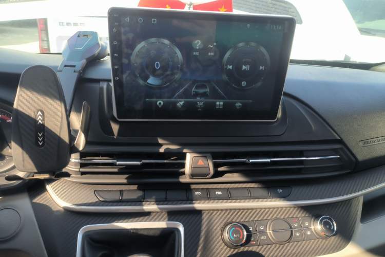 Used SAIC MAXUS Xintu V90 2021 2.0T Manual Zhiyun King Rear-Drive Single-Tire Long Wheelbase High-Roof 7-Seater