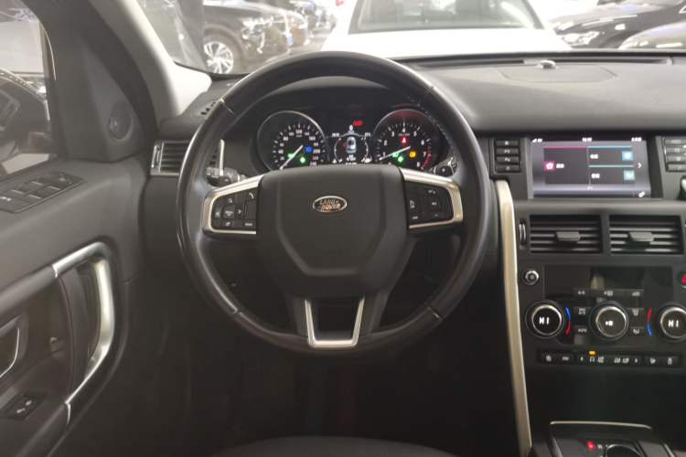 Used Land Rover Discovery Sport 2018 240 PS SE Version