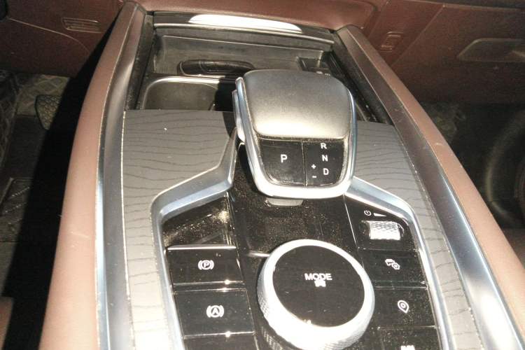 Used Chery Tiggo 8 PRO 2024 Champion Edition 290T Two-Wheel Drive Peak Version 7 Seats
