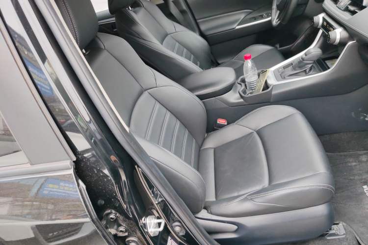 Used Toyota Wildlander 2020 Dual-Engine 2.5L E-CVT Two-Wheel Drive Luxury Edition
