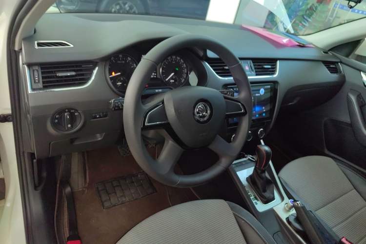 Used Skoda Octavia 2016 1.6L Automatic Chuanxing Edition
