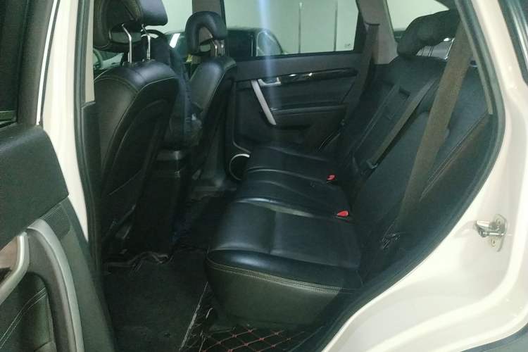 Used Chevrolet Captiva 2015 2.4L 4x4 Flagship Edition 7-Seater
