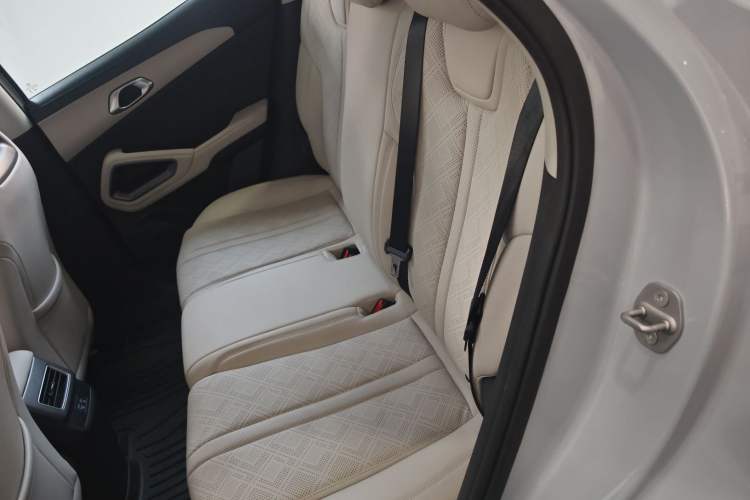 Used BYD Yuan UP 2025 Intelligent Driving Version 401 km Beyond-Range Edition
