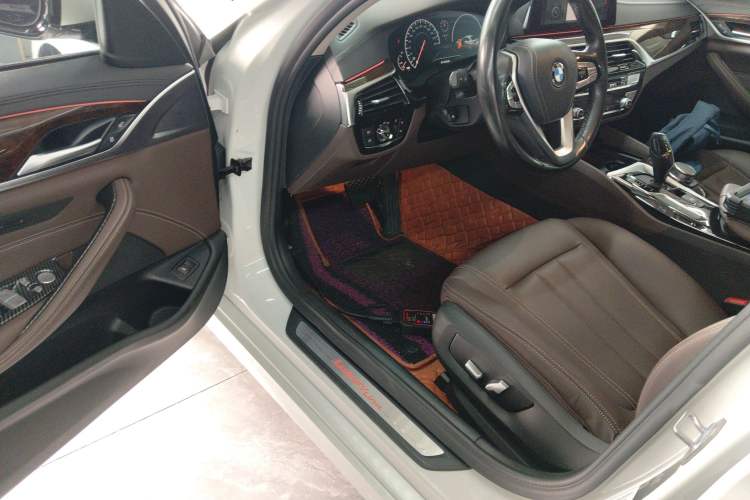 Used BMW 5 Series 2019 525Li Luxury Package
