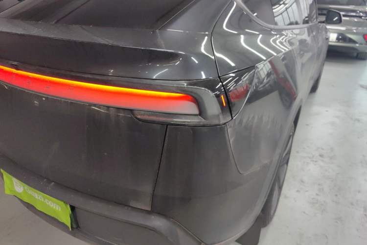 Used Tesla Model Y 2025 Rear-Wheel-Drive Version