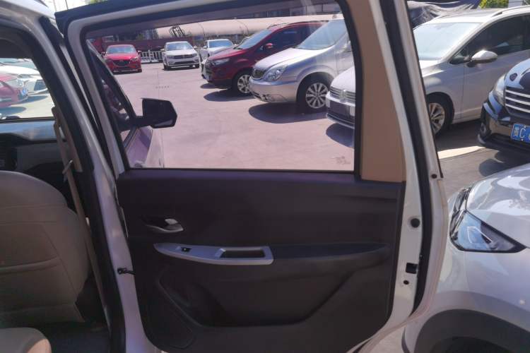 Used Wuling Hongguang 2019 1.5L S Comfort Edition China VI LAR
