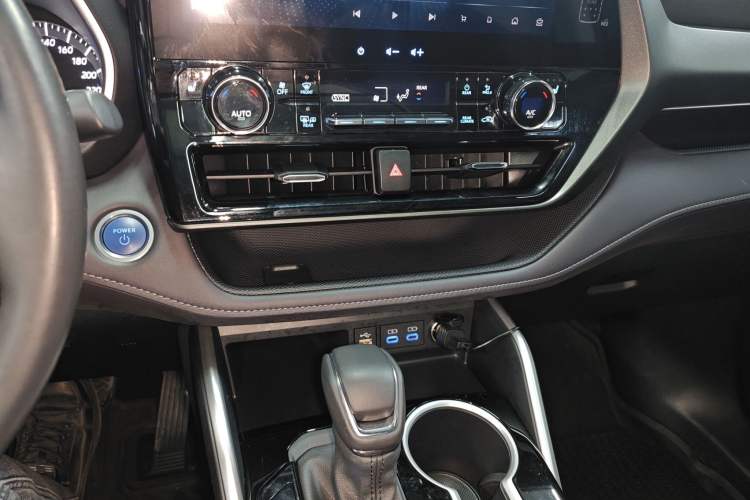 Used Toyota Highlander 2022 Dual-Engine 2.5L Four-Wheel Drive Prestige Version 7 Seats
