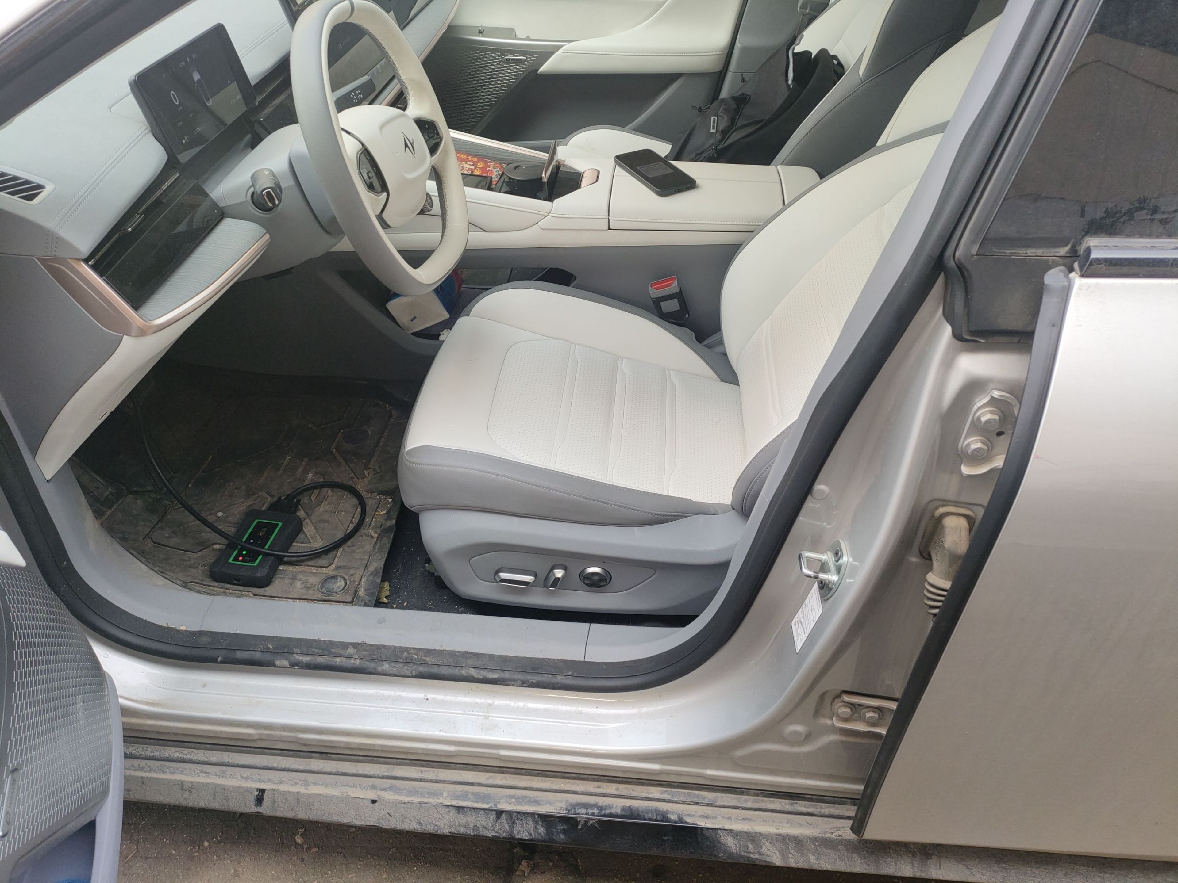 Переднее сиденье в автомобиле