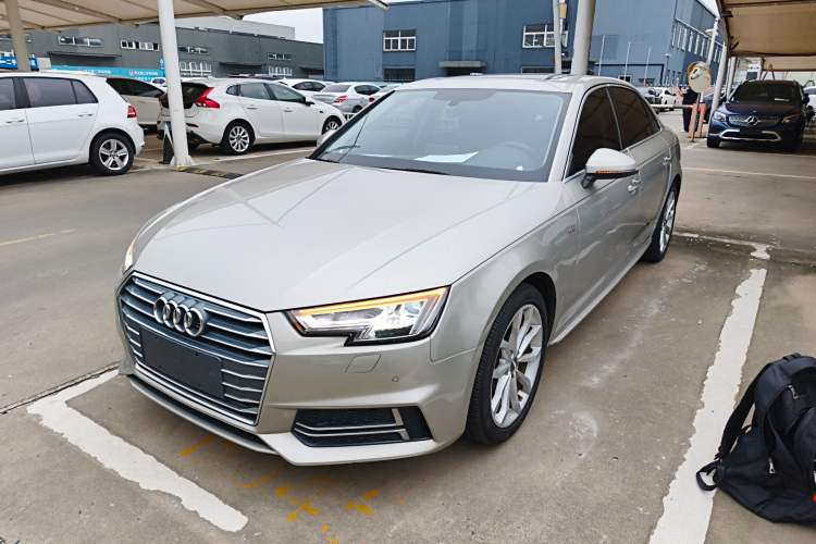 Used Audi A4L 2018 30th Anniversary Edition 40 TFSI Fashion Model
