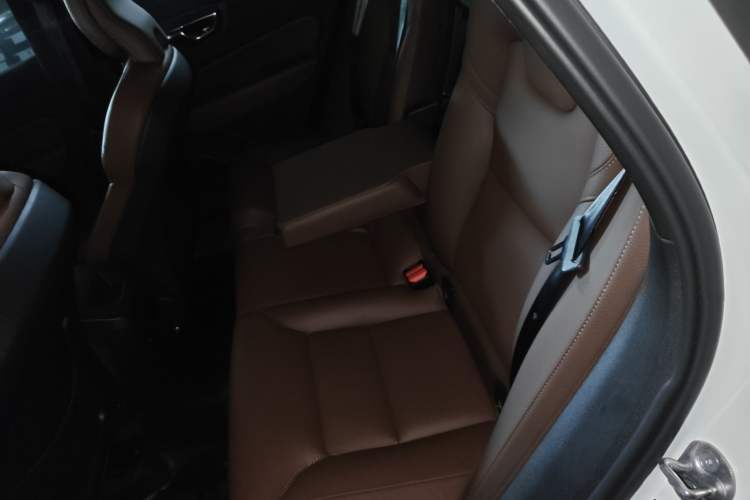 Used Volvo XC60 2025 B5 Four-Wheel Drive Smart & Advanced Luxury Edition
