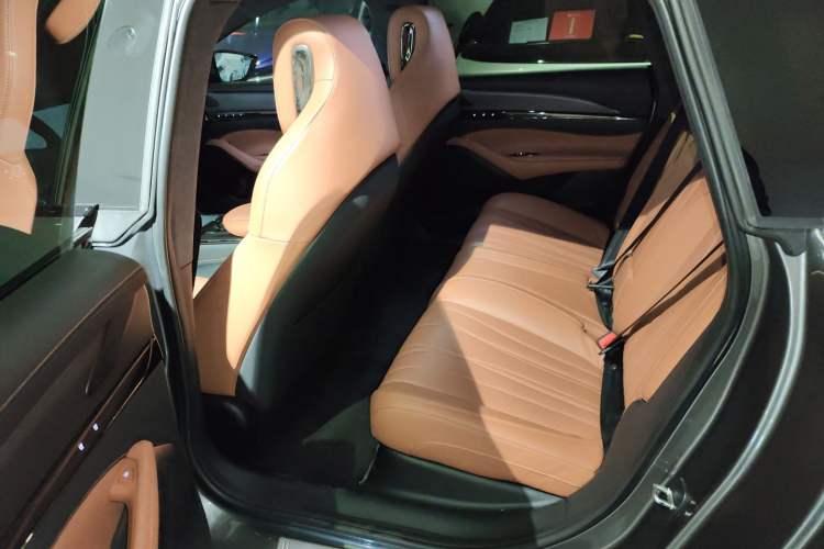 Used  L7 2022 Pro Model
