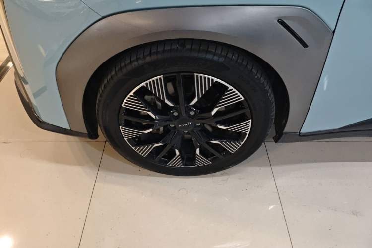 Used AION Y 2022 70 Tech Edition Lithium Iron Phosphate
