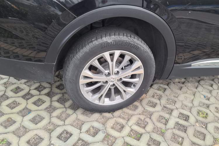 Used Buick Envision 2022 Encore Plus 652T Five-Seat Luxury Model
