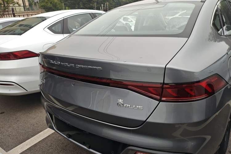 Used BYD Qin PLUS 2021 EV 400KM Leading Comfort Edition
