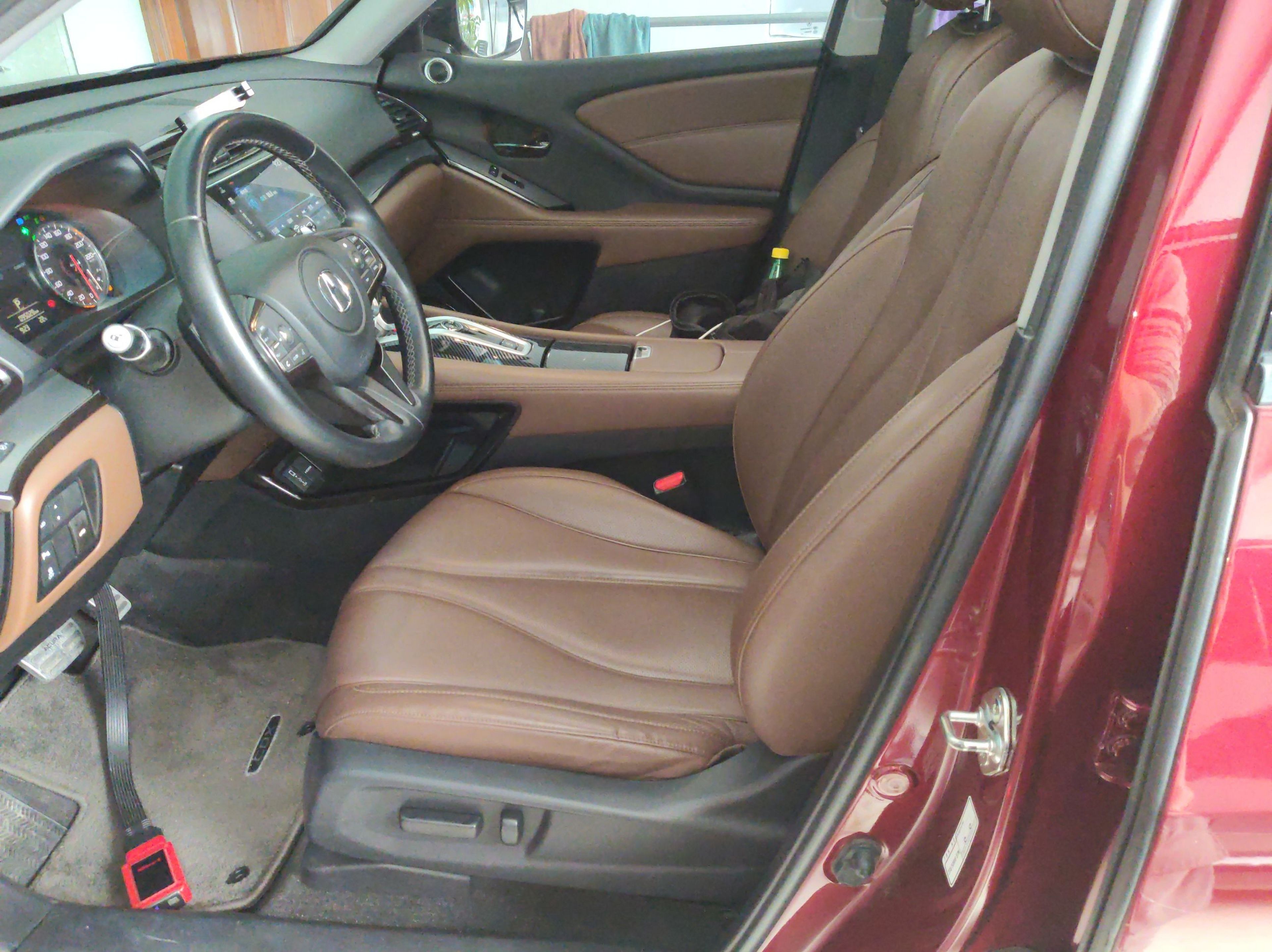 Переднее сиденье в автомобиле